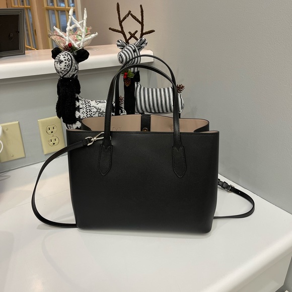 Black leather ♠️ kate spade handbag. Looks brand new! - Picture 3 of 8